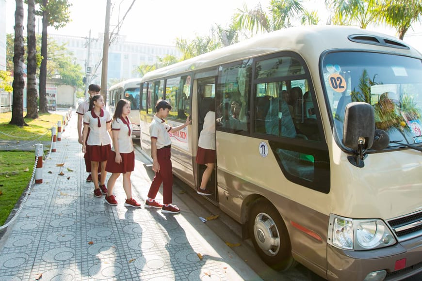 Dịch vụ đưa đón học sinh đi học ,tan học 