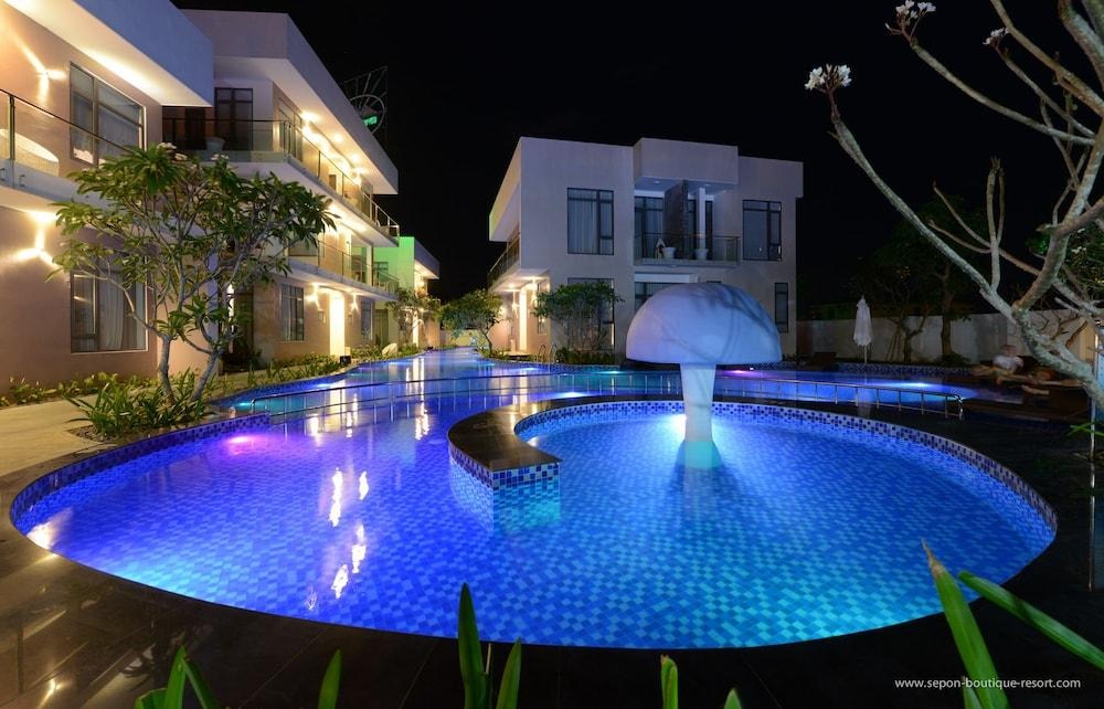 Khu Resort