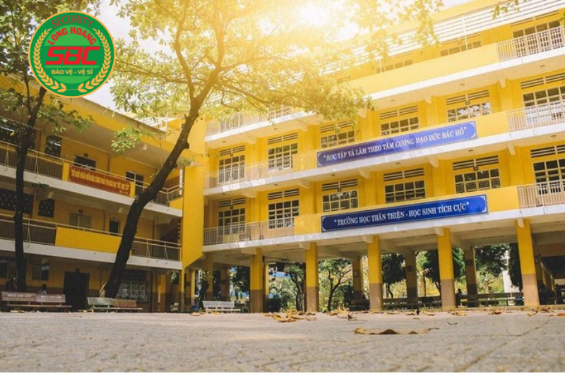 Thuê dịch vụ bảo vệ trường học uy tín, chuyên nghiệp 24/24