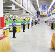 Nhiệm vụ bảo vệ trực cửa hành chính siêu thị
