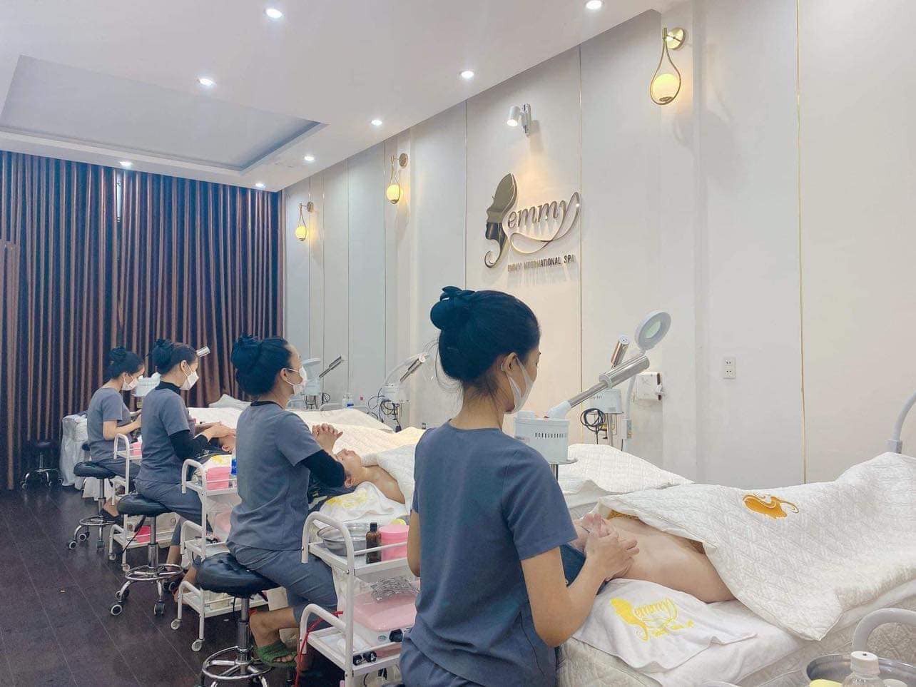 Thẩm Mỹ Viện