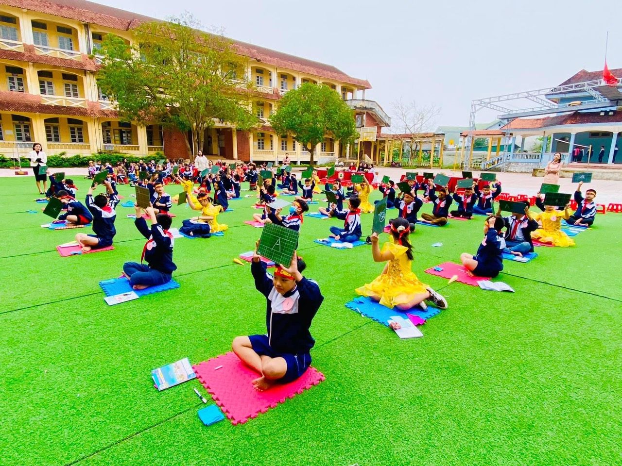 Trường Học