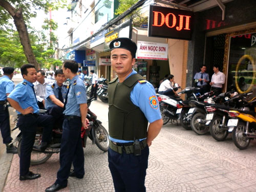 Dịch vụ bảo vệ đặc biệt của Thiên Long Hoàng